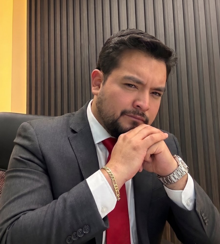 Lic. Miguel Espino Ortiz